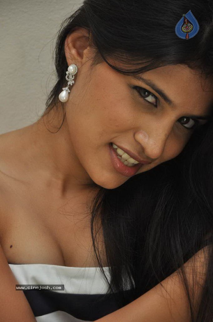 Shweta Pandit Hot Stills - 1 / 88 photos