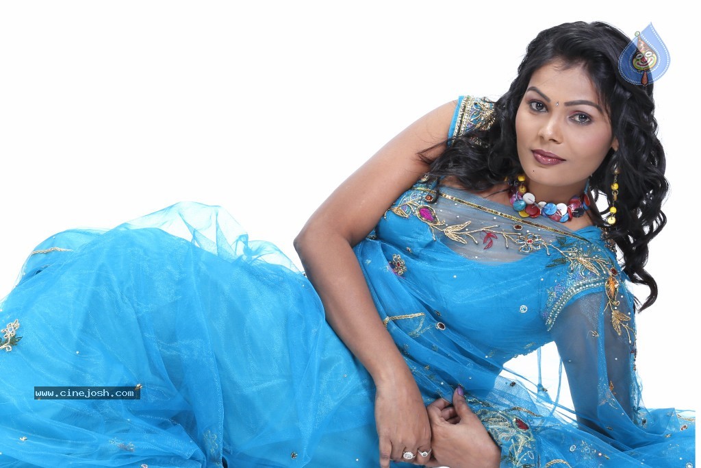 Silpa Spicy Stills - 24 / 33 photos