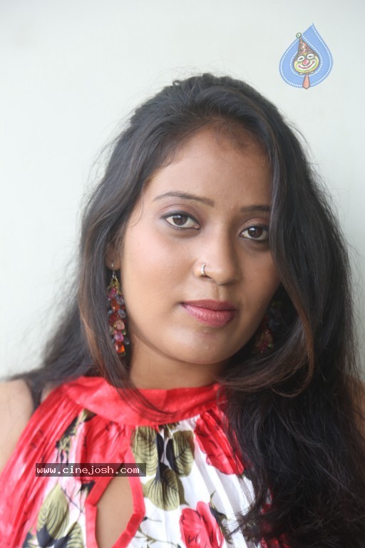 Sindhu Sri Hot Stills - 39 / 129 photos