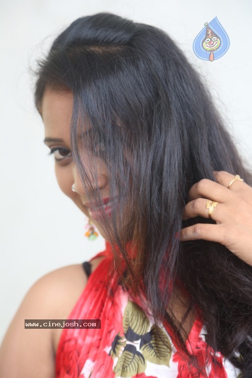 Sindhu Sri Hot Stills - 45 / 129 photos