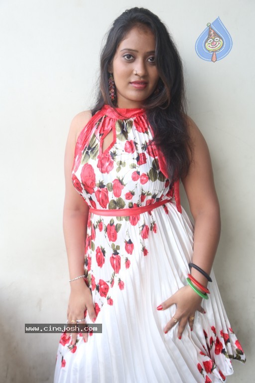 Sindhu Sri Hot Stills - 50 / 129 photos