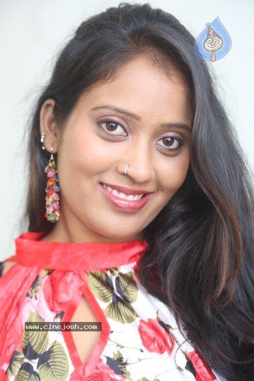 Sindhu Sri Hot Stills - 54 / 129 photos