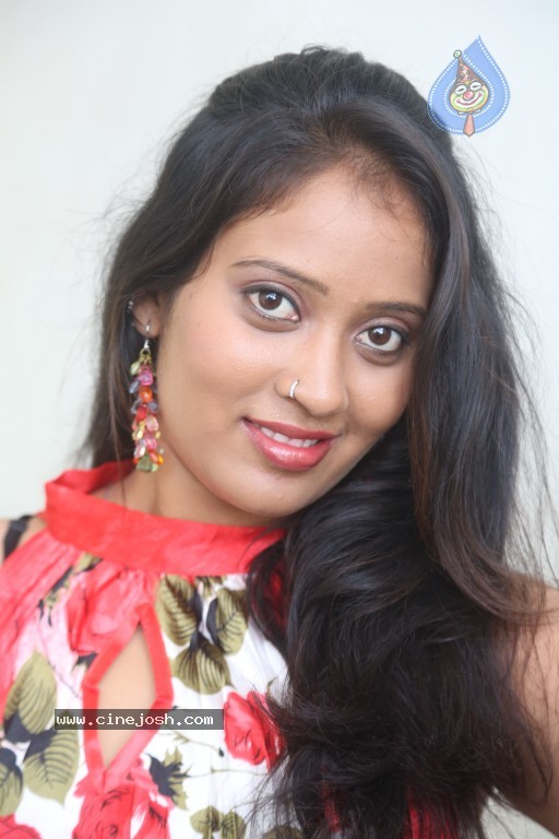 Sindhu Sri Hot Stills - 57 / 129 photos