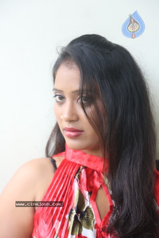 Sindhu Sri Hot Stills - 59 / 129 photos