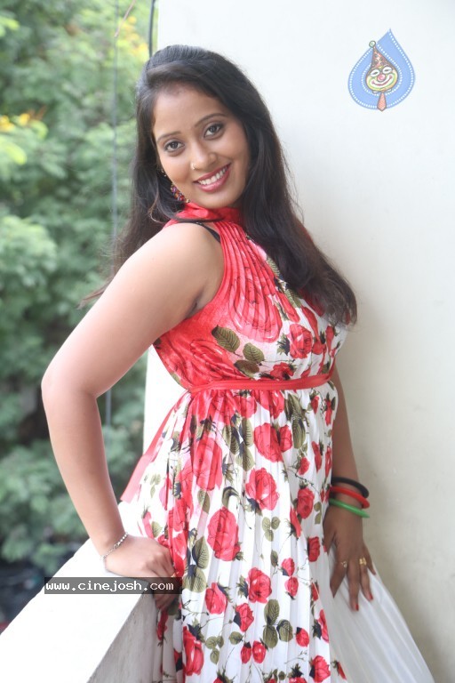 Sindhu Sri Hot Stills - 71 / 129 photos