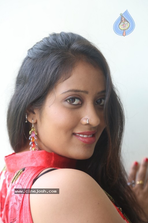 Sindhu Sri Hot Stills - 83 / 129 photos