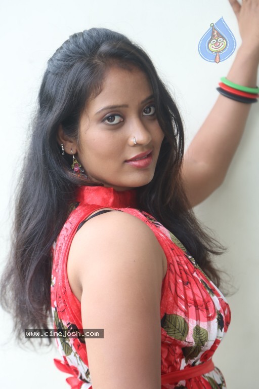 Sindhu Sri Hot Stills - 94 / 129 photos