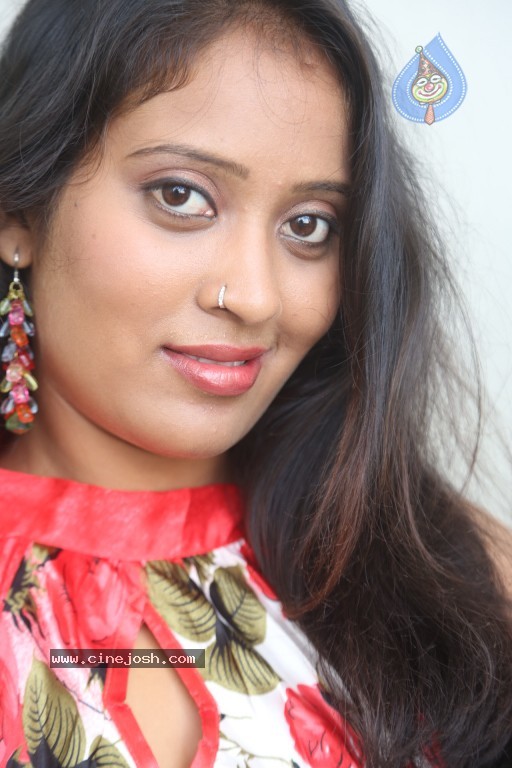 Sindhu Sri Hot Stills - 106 / 129 photos