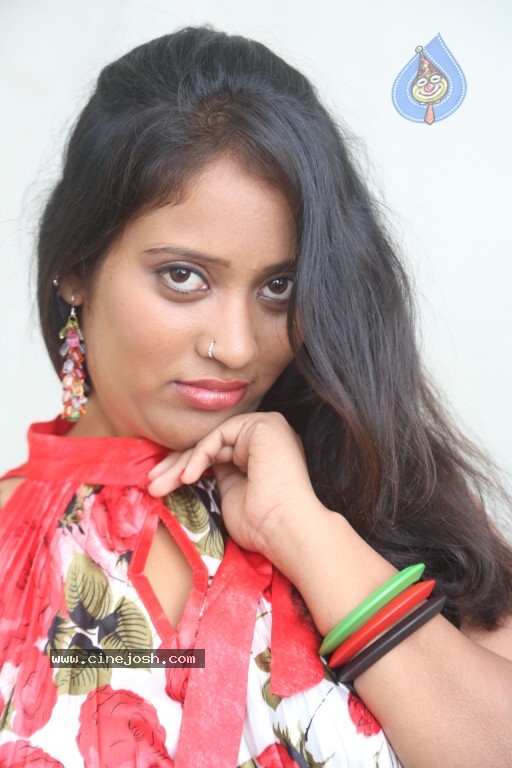 Sindhu Sri Hot Stills - 112 / 129 photos