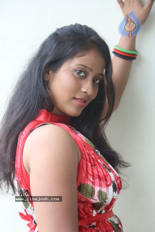 Sindhu Sri Hot Stills - 118 / 129 photos