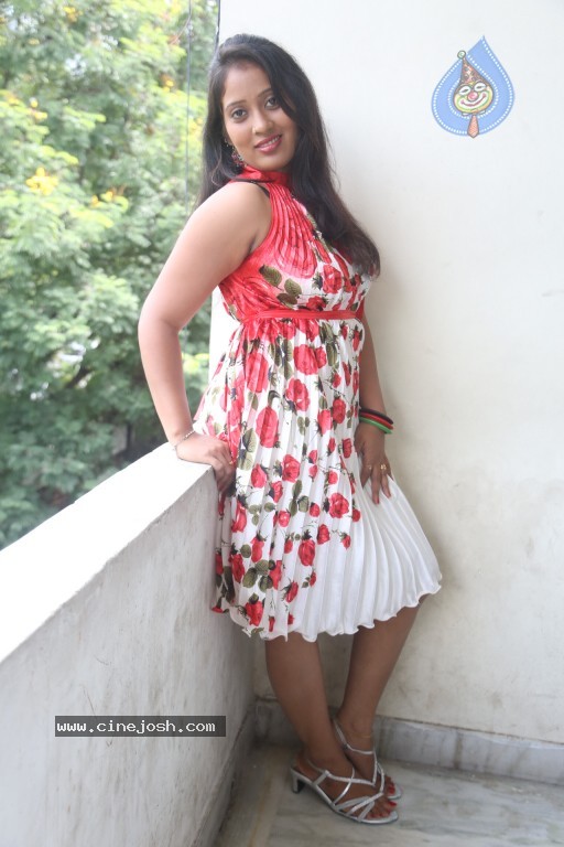 Sindhu Sri Hot Stills - 128 / 129 photos