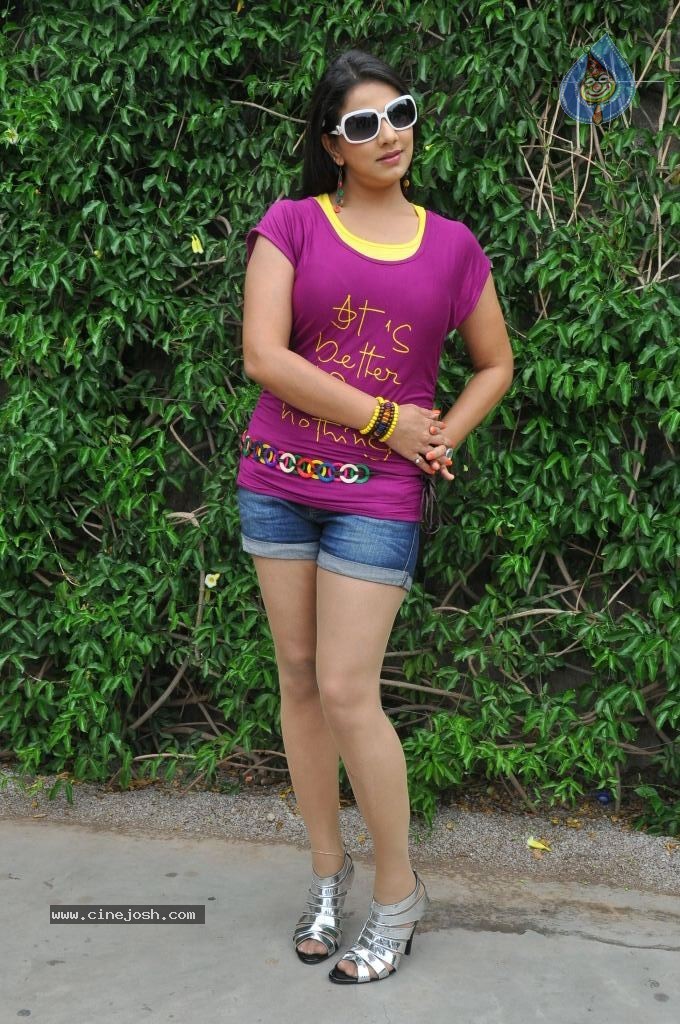 Shivani Hot Stills - 16 / 95 photos