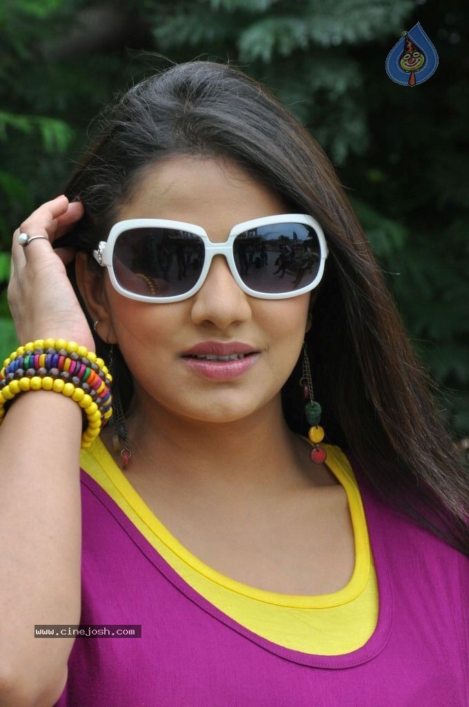 Shivani Hot Stills - 34 / 95 photos