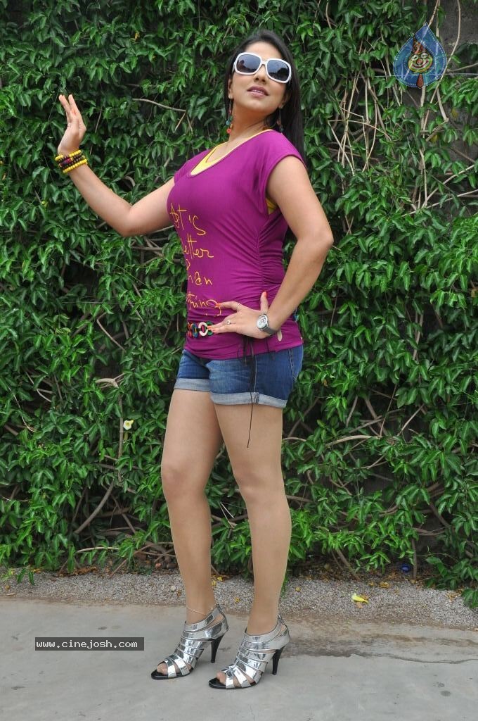 Shivani Hot Stills - 39 / 95 photos