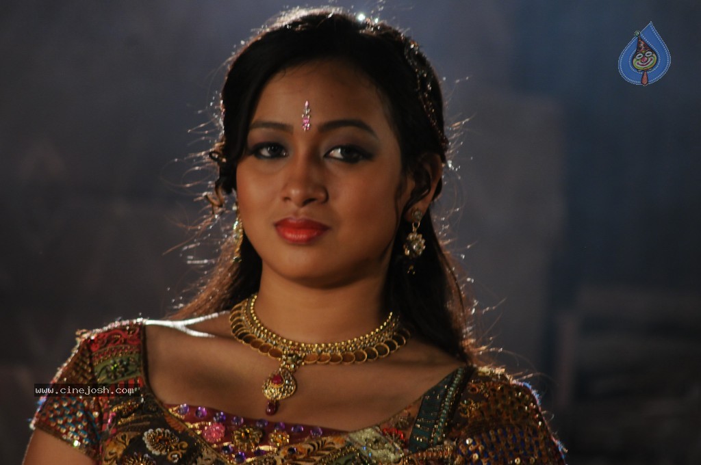 Sneha New Spicy Pics - 30 / 36 photos