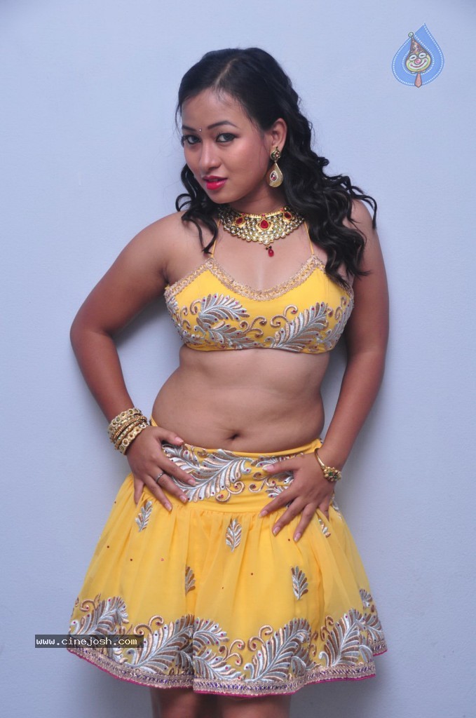 Sneha Spicy Stills - 4 / 85 photos