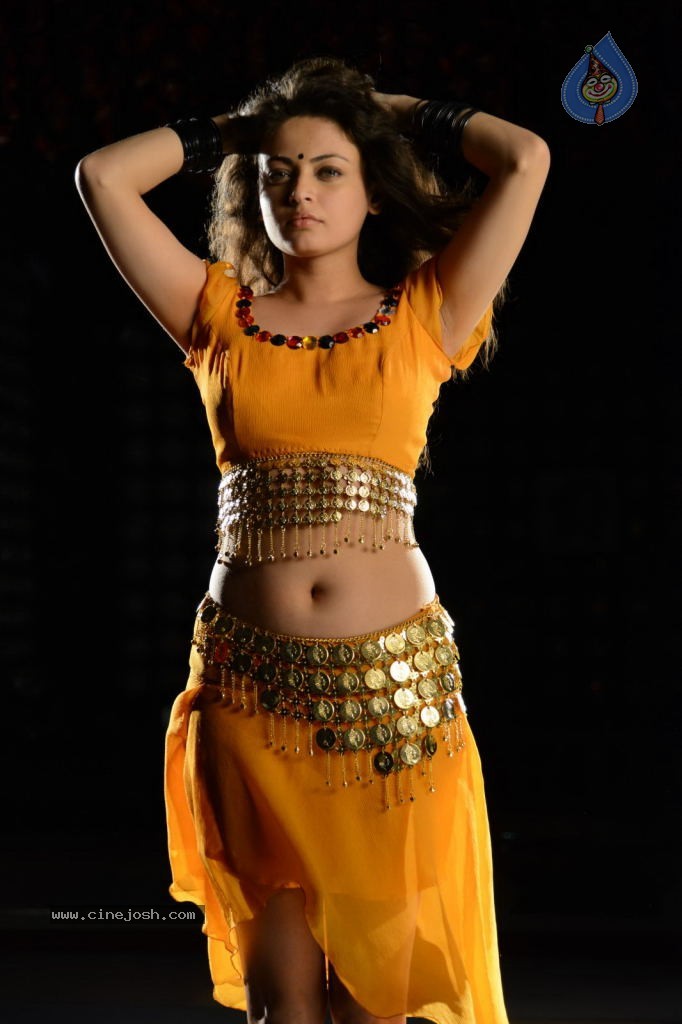Sneha Ullal Hot Photos - 8 / 50 photos