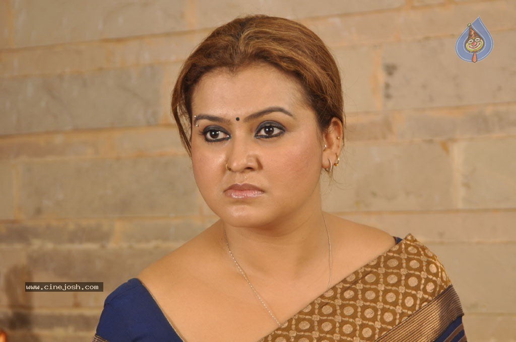 Sokkali Tamil Movie Hot Stills - 31 / 86 photos