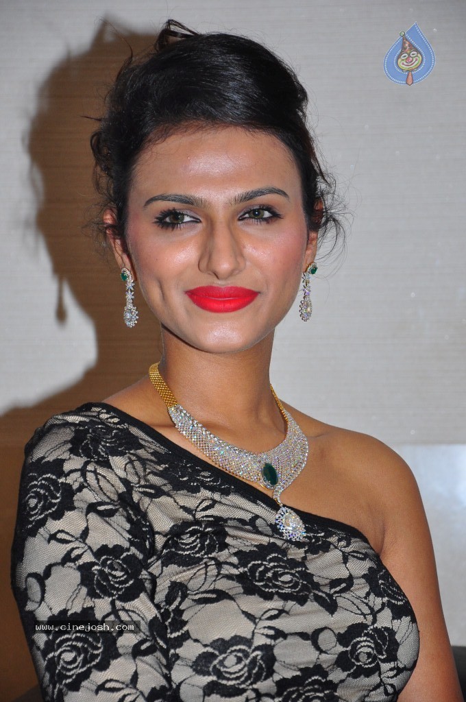 Sonakshi Spicy Gallery - 73 / 77 photos