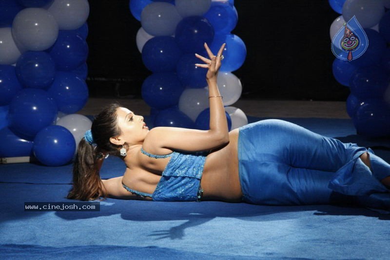 Sonia Suri Spicy Stills - 24 / 67 photos