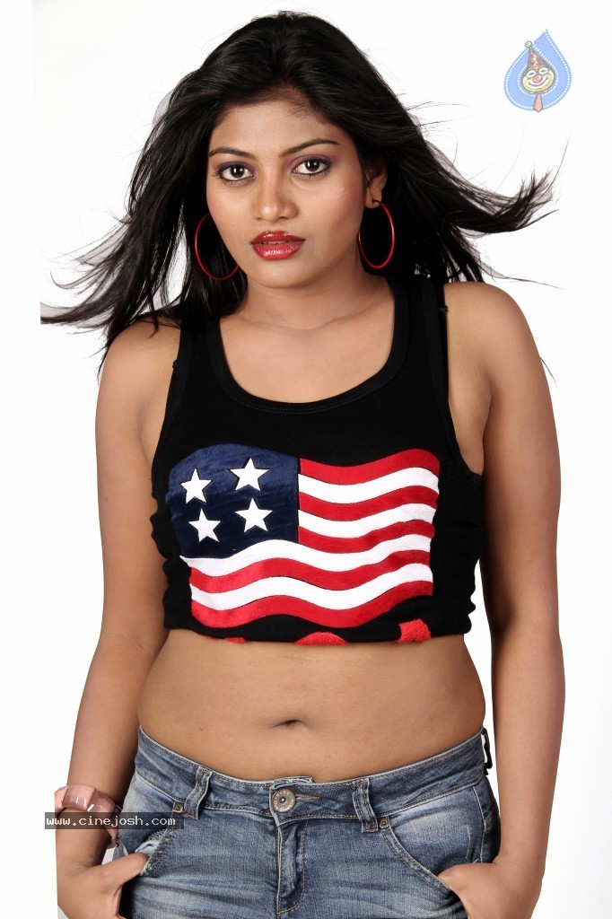 Soumya New Hot Stills - 43 / 51 photos