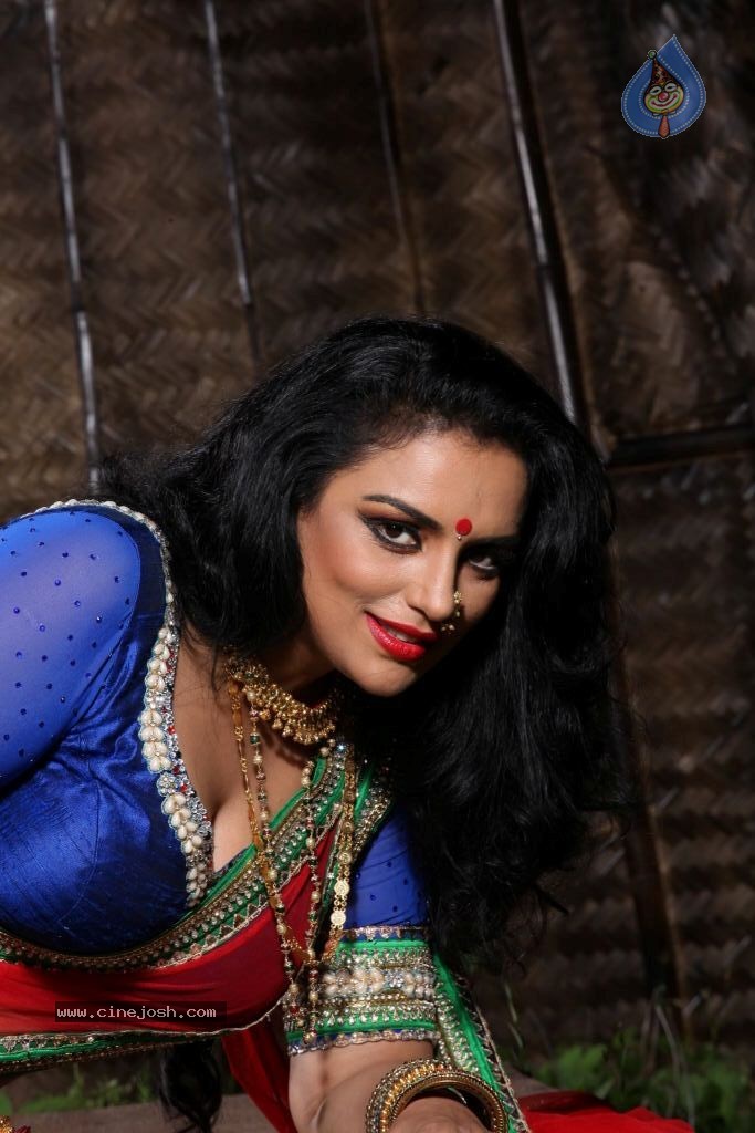 Srilakshmi Kiran Productions Movie Hot Stills - 4 / 25 photos