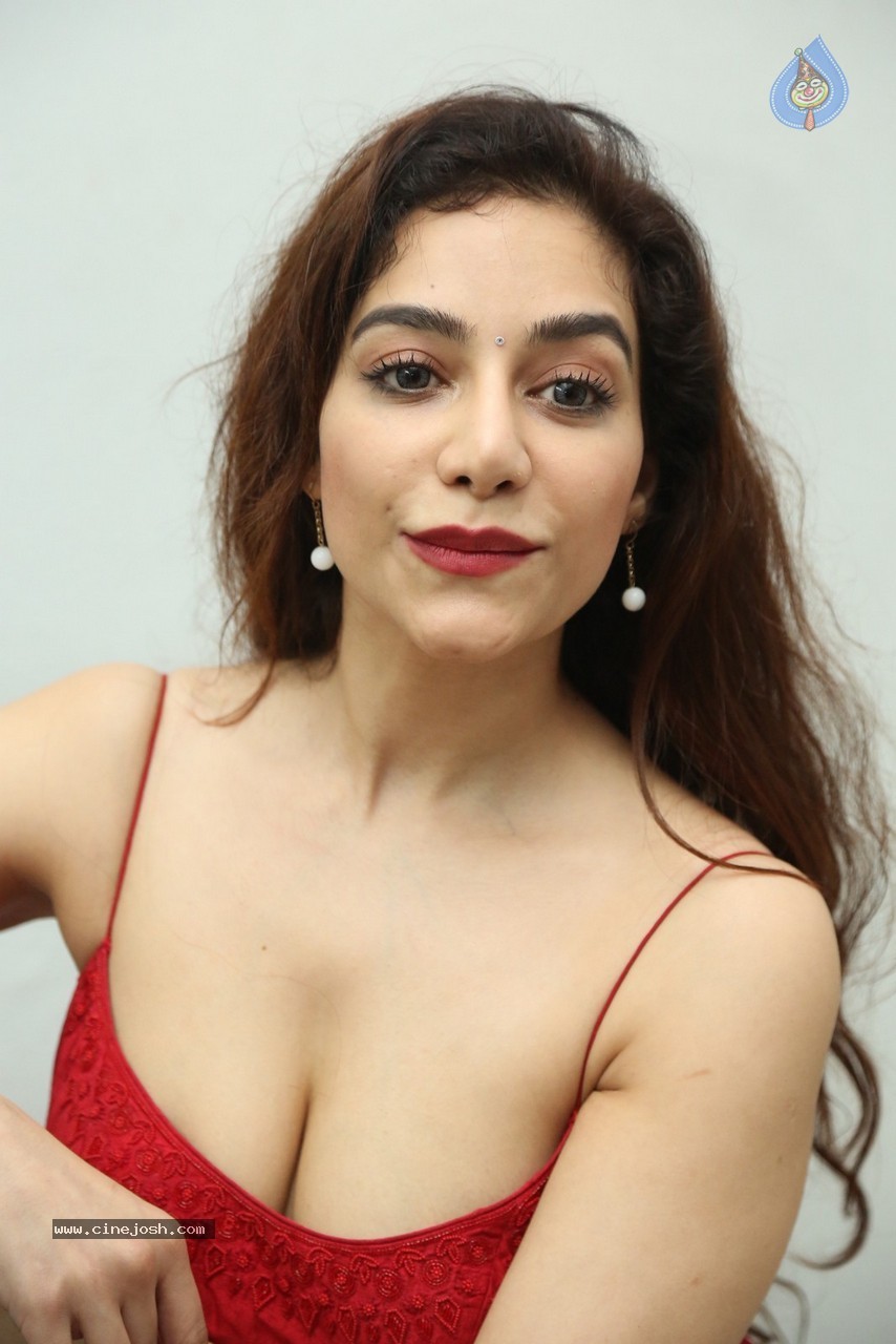 Surabhi Hot Stills - 3 / 78 photos