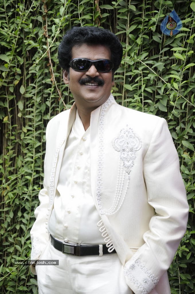 Sutta Pazham Sudatha Pazham Tamil Movie Hot Stills - 33 / 51 photos