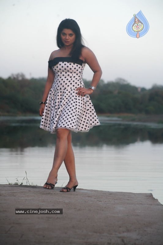 Swathi Varma 1 - 13 / 28 photos