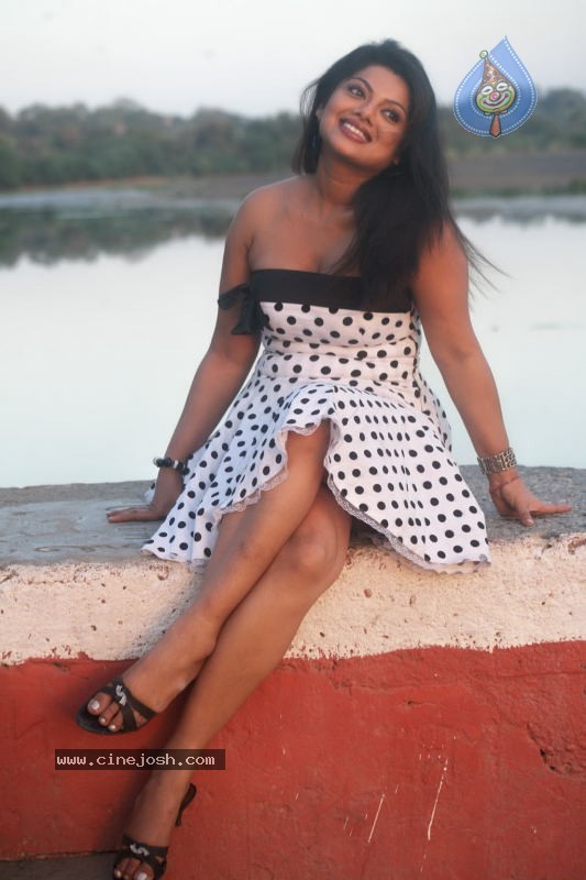 Swathi Varma 1 - 17 / 28 photos