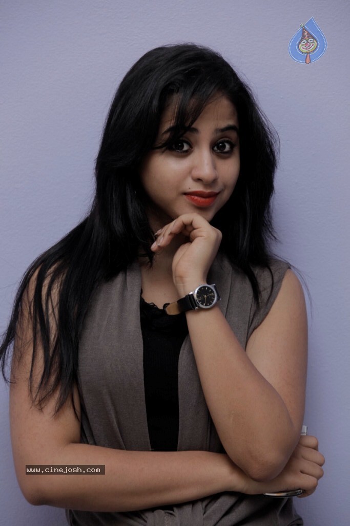 Swati Dixit Hot Stills - 11 / 73 photos