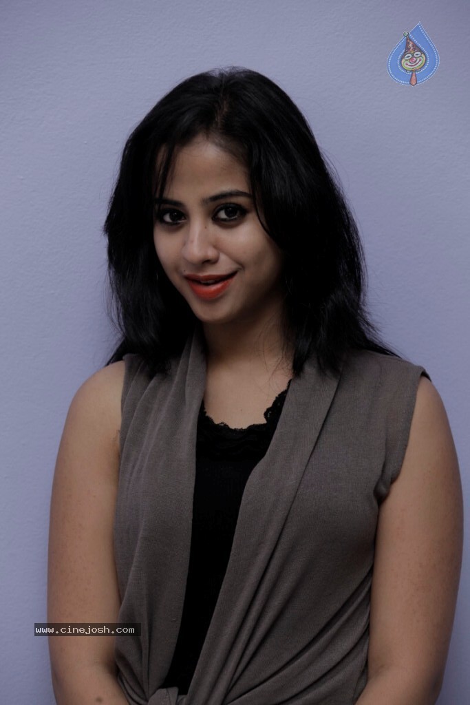 Swati Dixit Hot Stills - 15 / 73 photos