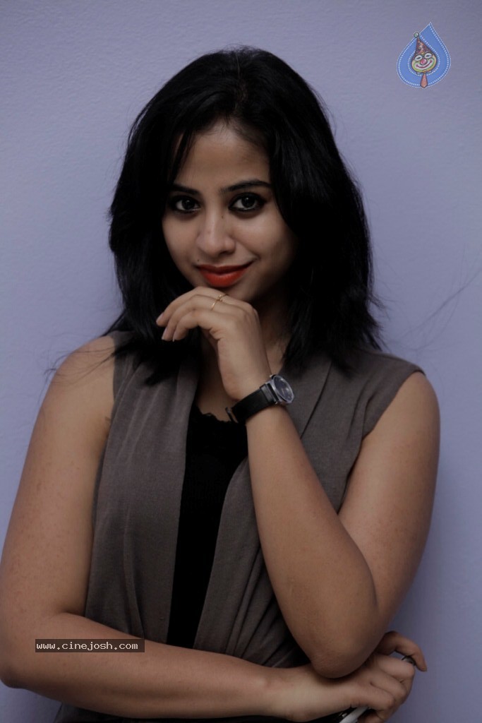 Swati Dixit Hot Stills - 27 / 73 photos