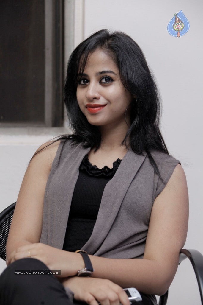 Swati Dixit Hot Stills - 37 / 73 photos