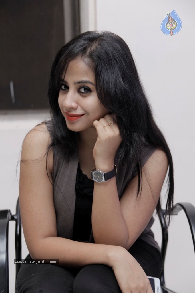 Swati Dixit Hot Stills - 39 / 73 photos