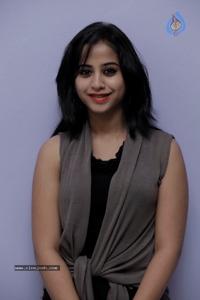 Swati Dixit Hot Stills - 40 / 73 photos