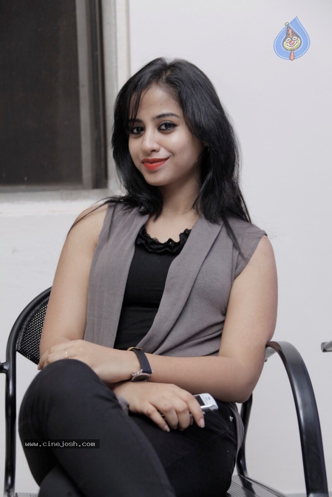 Swati Dixit Hot Stills - 41 / 73 photos