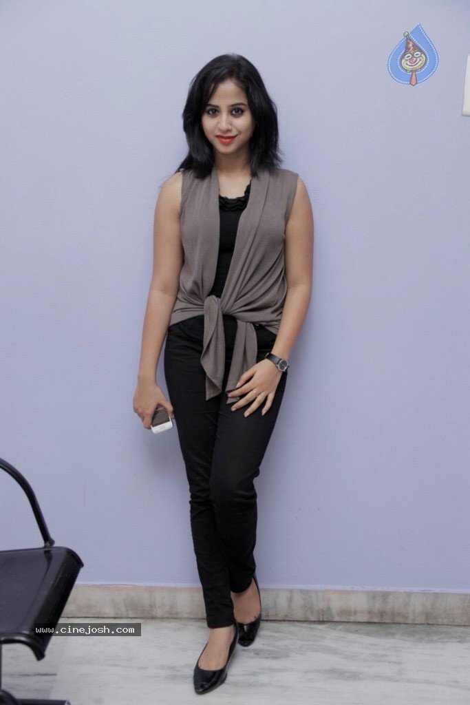 Swati Dixit Hot Stills - 42 / 73 photos