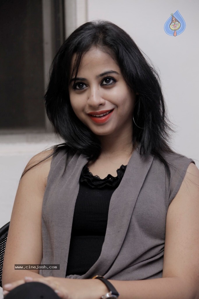 Swati Dixit Hot Stills - 46 / 73 photos