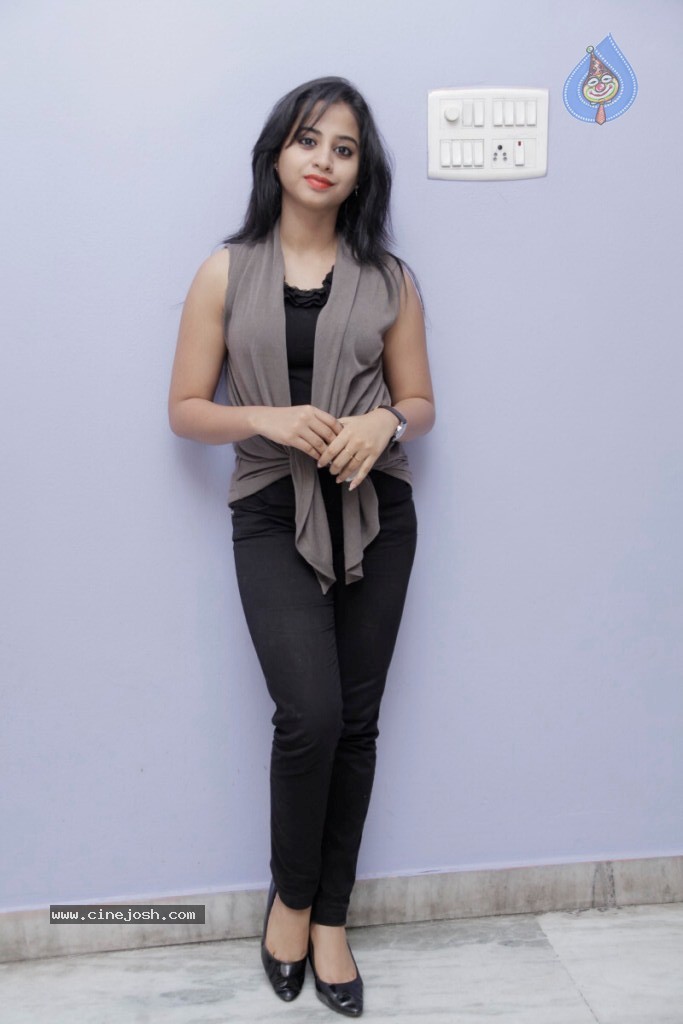 Swati Dixit Hot Stills - 56 / 73 photos