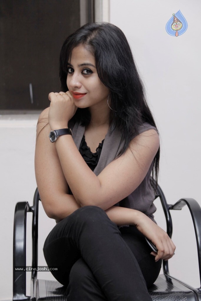 Swati Dixit Hot Stills - 64 / 73 photos