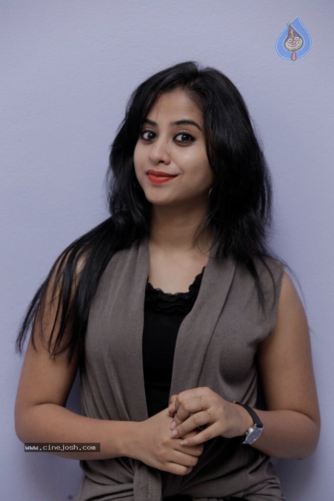 Swati Dixit Hot Stills - 71 / 73 photos