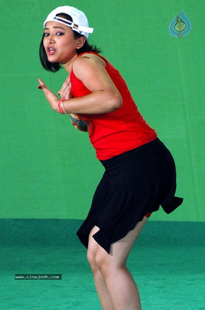 Swetha Basu Prasad Stills - 34 / 36 photos