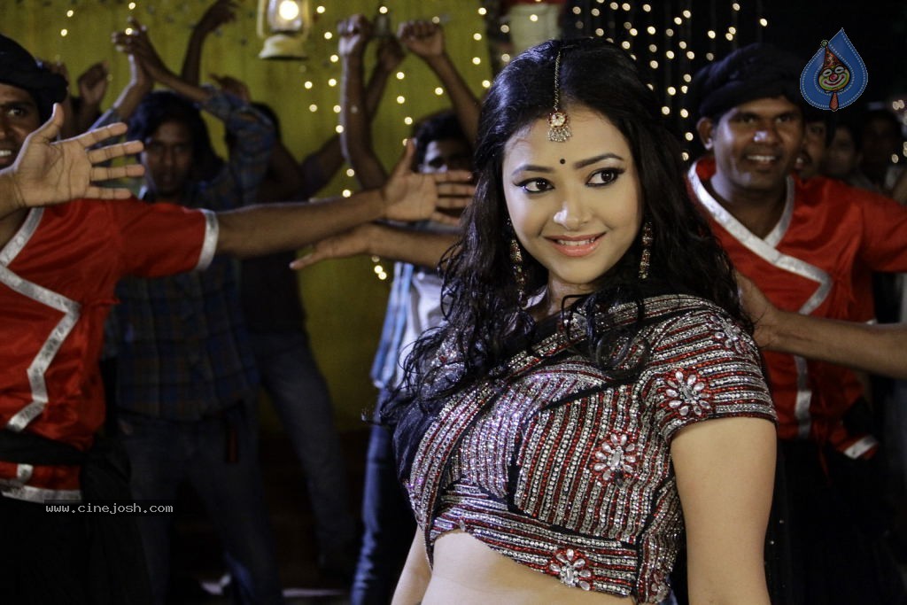 Swetha Basu Prasad New Spicy Stills - 7 / 151 photos