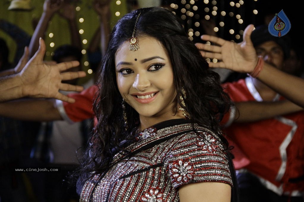 Swetha Basu Prasad New Spicy Stills - 26 / 151 photos