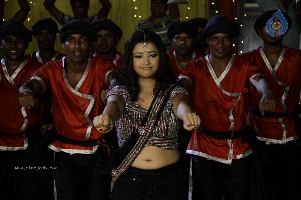 Swetha Basu Prasad New Spicy Stills - 43 / 151 photos