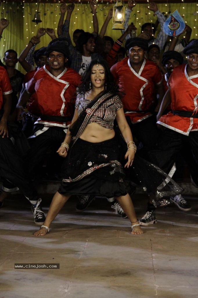 Swetha Basu Prasad New Spicy Stills - 76 / 151 photos