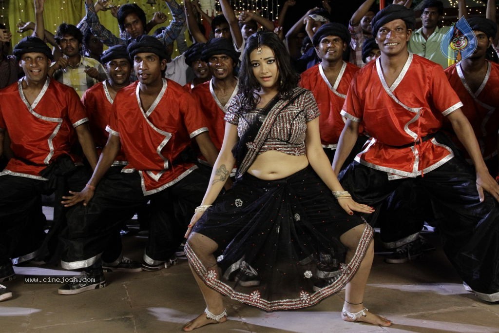 Swetha Basu Prasad New Spicy Stills - 121 / 151 photos