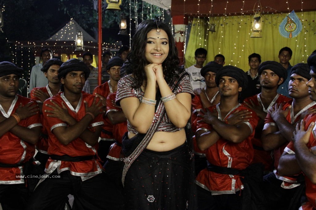 Swetha Basu Prasad New Spicy Stills - 143 / 151 photos