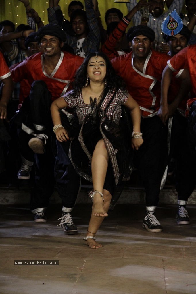 Swetha Basu Prasad New Spicy Stills - 148 / 151 photos